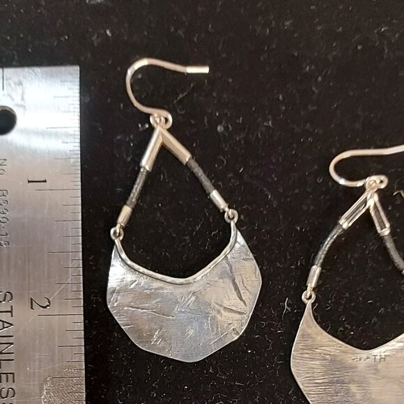 SILPADA 3140 "Badge of Beauty" Earrings Sterling silver EUC - Picture 2 of 3